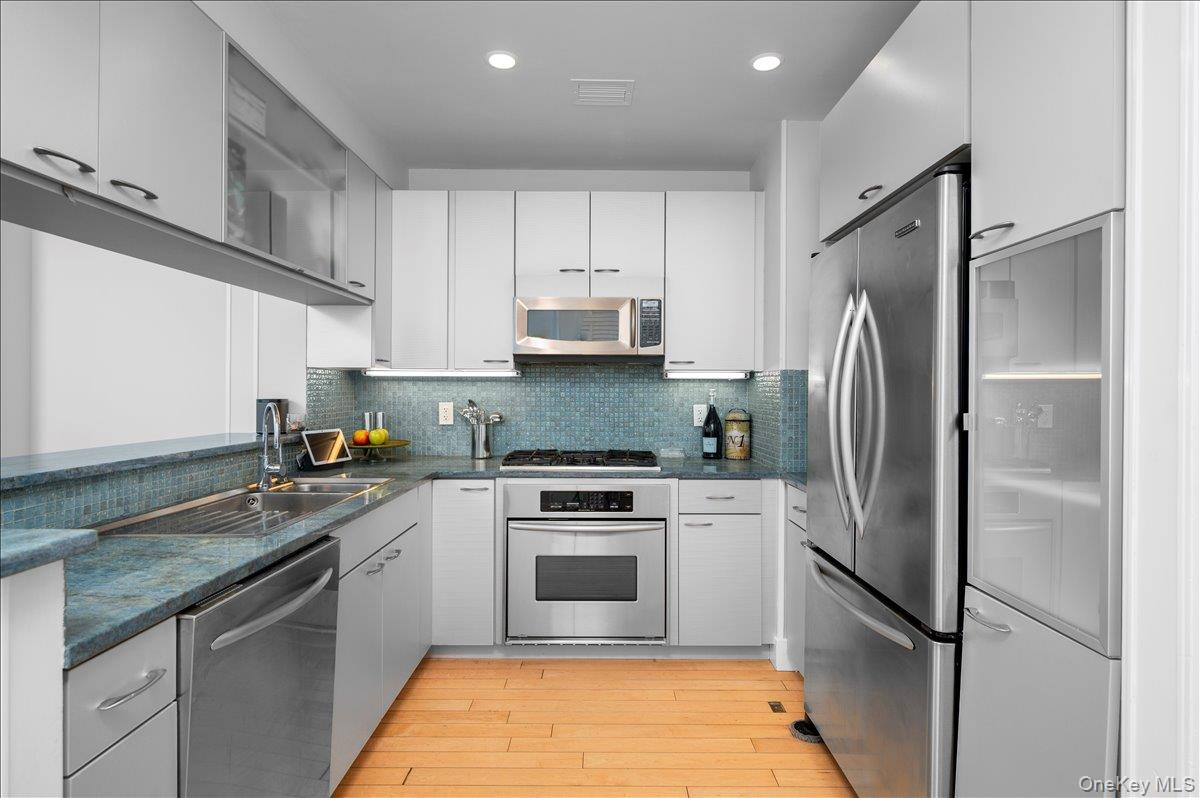 #5 photo, 175 Huguenot Street, New Rochelle , NY 10801