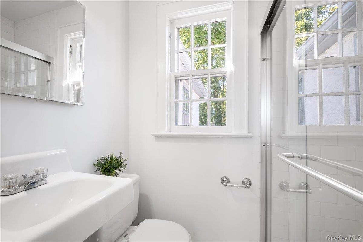 #10 photo, 244 Boulevard, Scarsdale , NY 10583