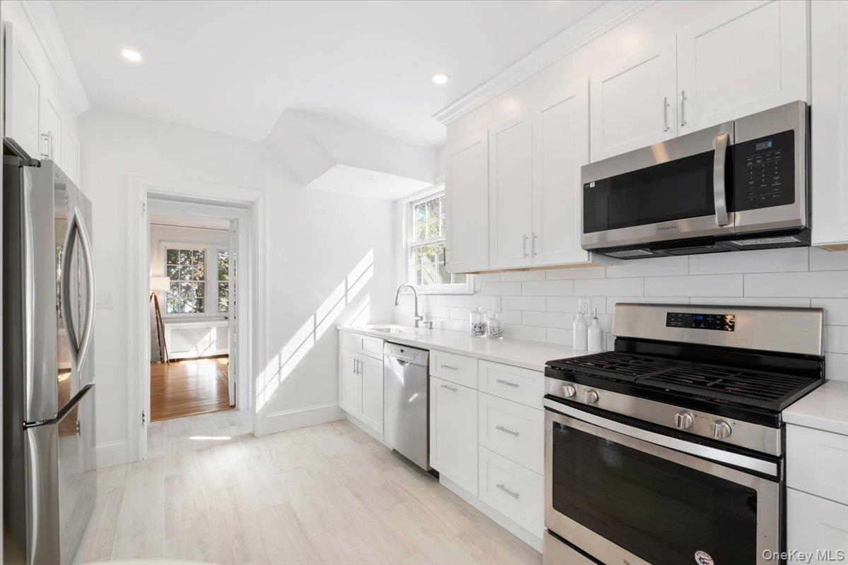 #7 photo, 244 Boulevard, Scarsdale , NY 10583