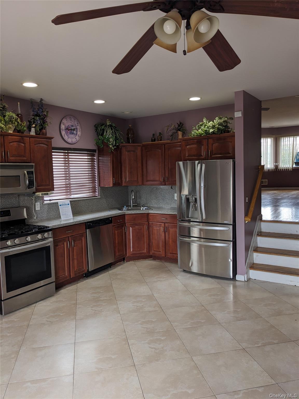 #4 photo, 105 Churchill Avenue, Staten Island , NY 10309