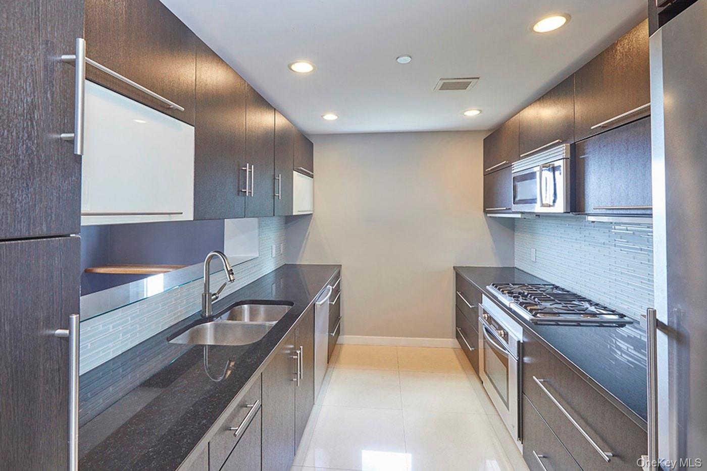 #6 photo, 3751 Riverdale Avenue, Bronx , NY 10463