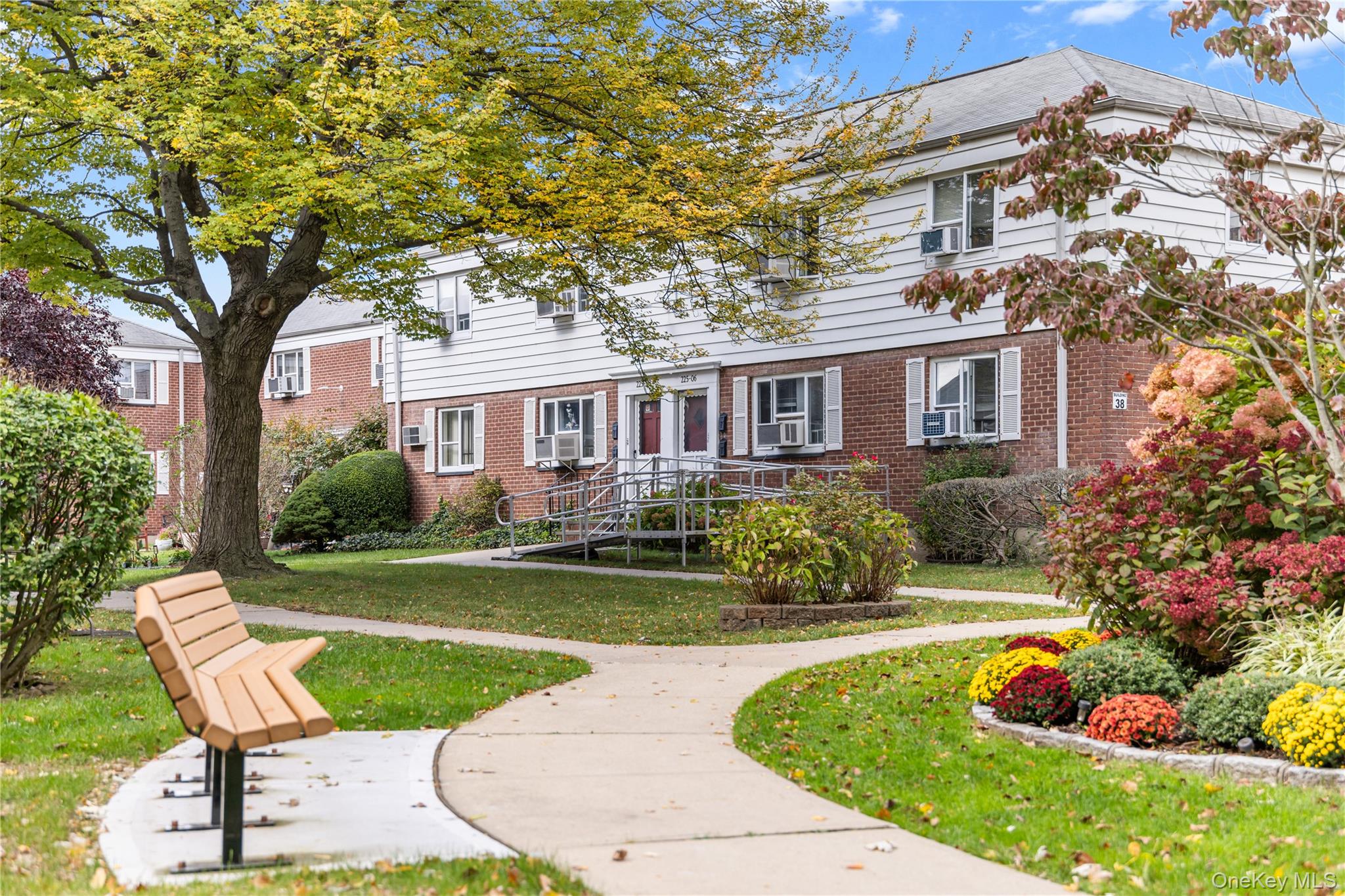 #2 photo, 225-08 88th Avenue, クイーンズ区 Queens Village , NY 11429