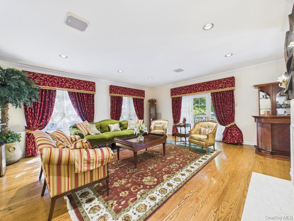 #6 photo, 428 Toftree Court, ナッソー郡 Roslyn , NY 11576