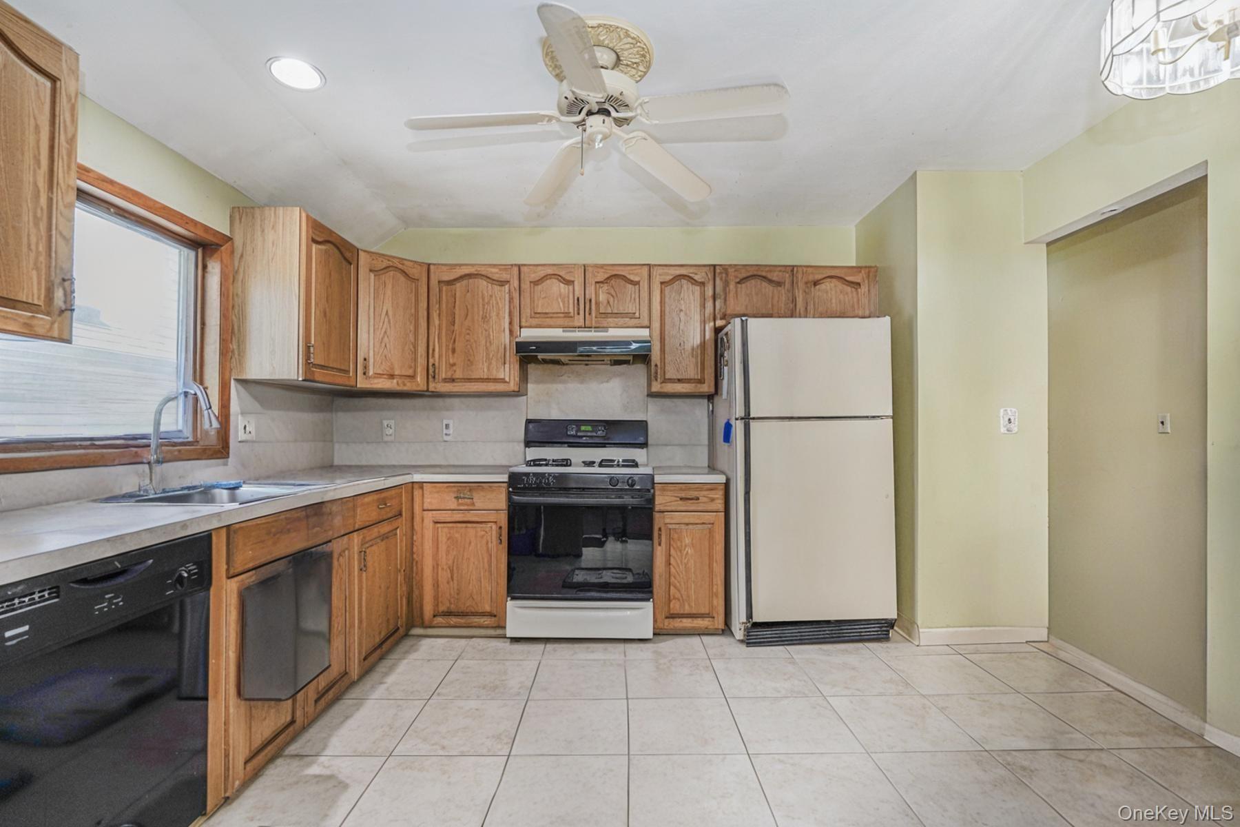 #3 photo, 51 Rockwell Avenue, スタテンアイランド Staten Island , NY 10305