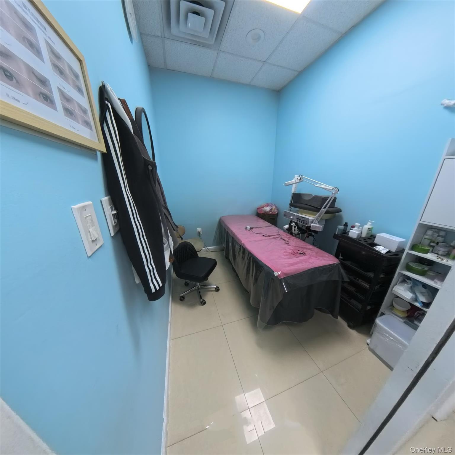 #4 photo, 3490 E Tremont Avenue, ブロンクス区 Bronx , NY 10465