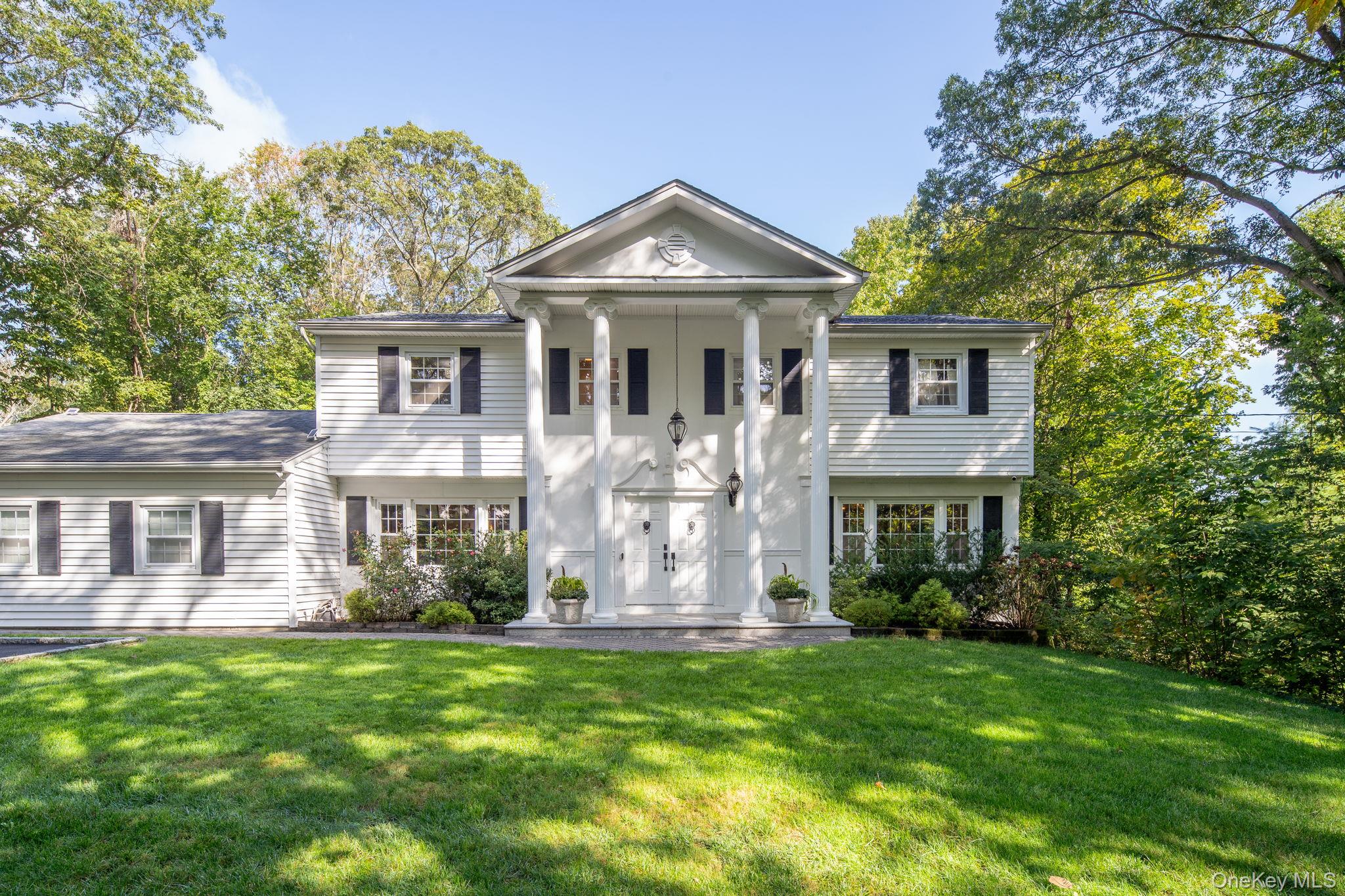 #1 photo, 511 Wolf Hill Road, 东长岛 Dix小山 Dix Hills , NY 11746