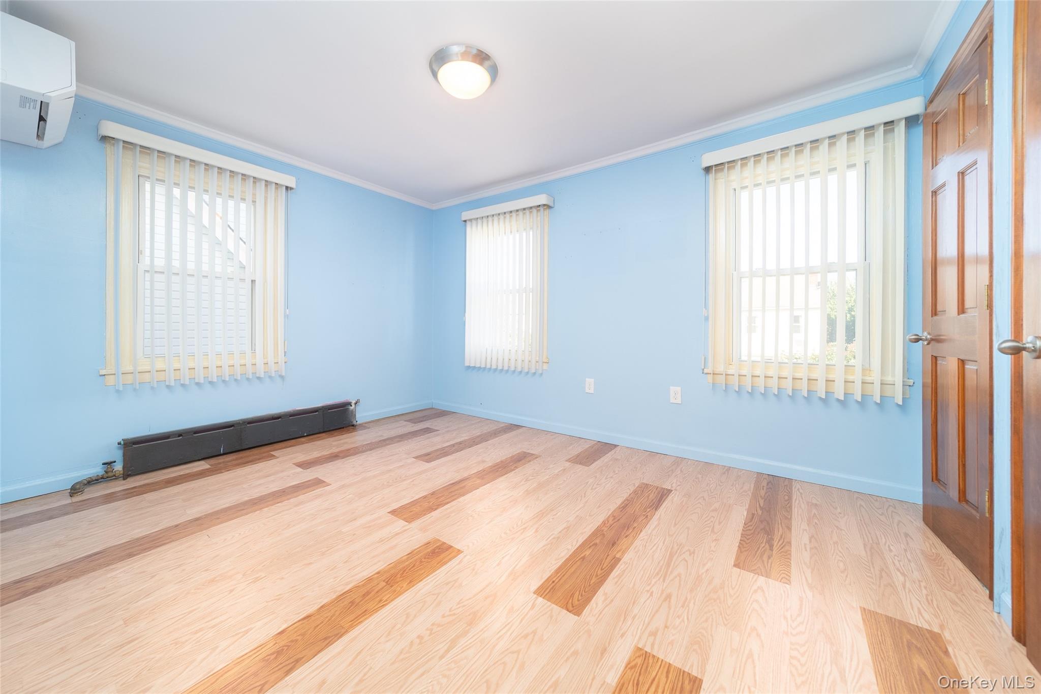 #10 photo, 151-25 21 Avenue, Whitestone , NY 11357