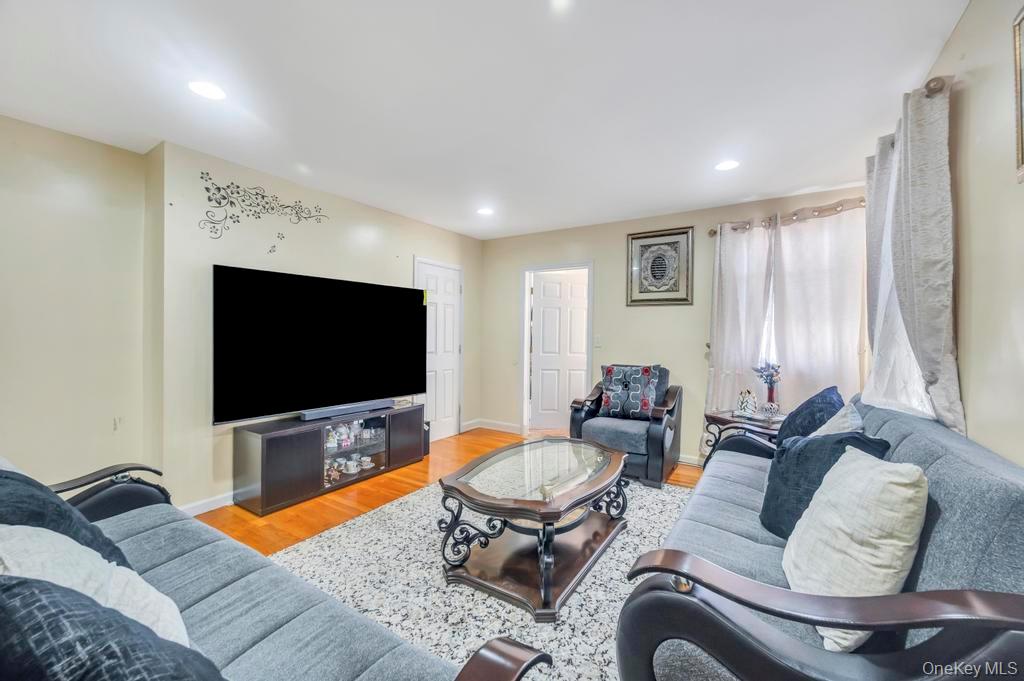 #10 photo, 323 Barbey Street, ブルックリン区 Brooklyn , NY 11207