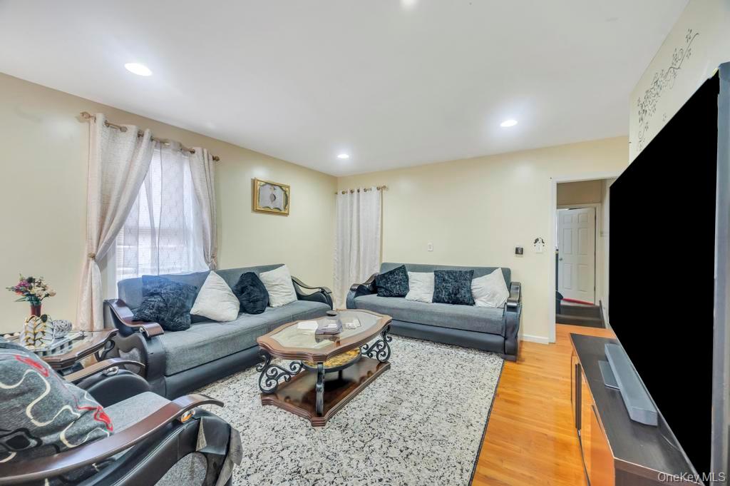 #12 photo, 323 Barbey Street, ブルックリン区 Brooklyn , NY 11207