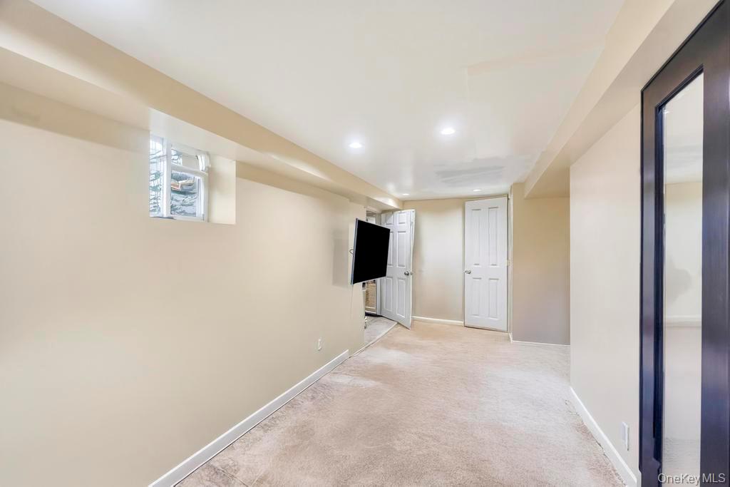 #16 photo, 323 Barbey Street, ブルックリン区 Brooklyn , NY 11207