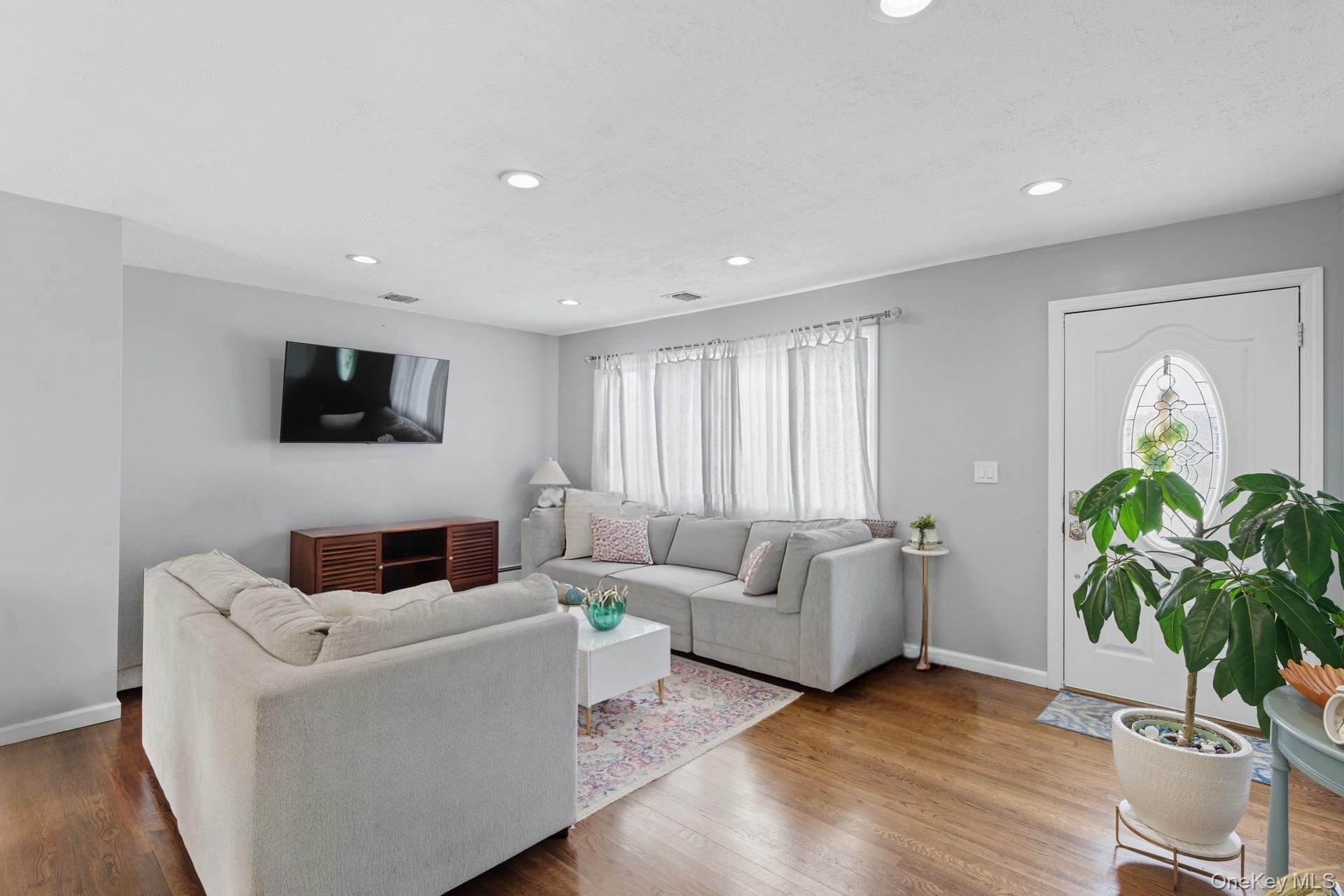 #5 photo, 45 Lukens Avenue, Brentwood , NY 11717