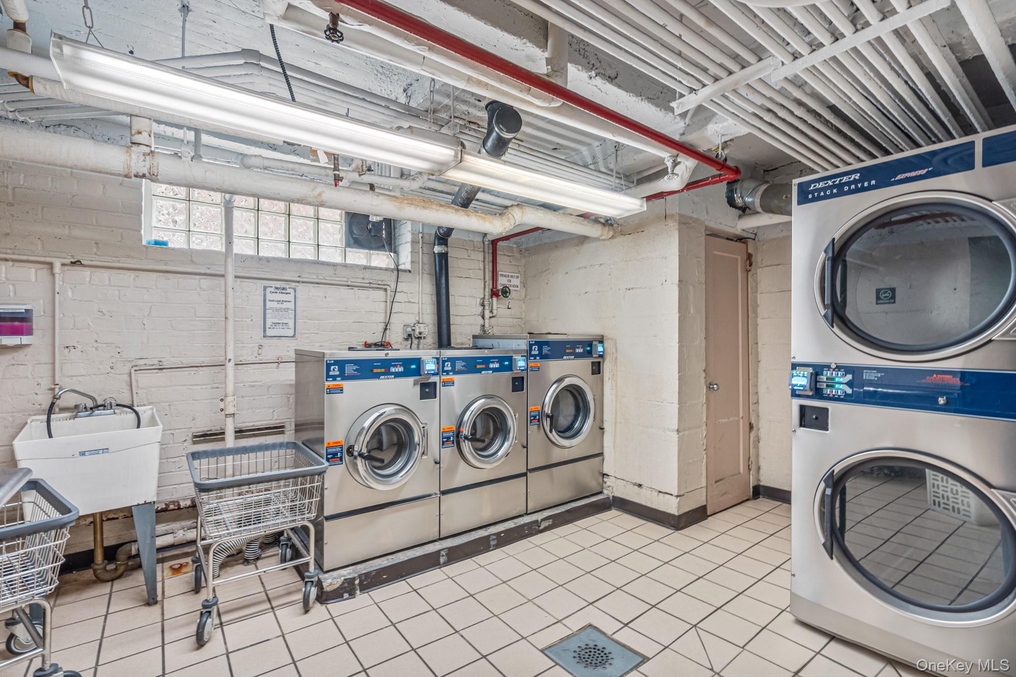 #12 photo, 102-55 67th Road, クイーンズ区 Forest Hills , NY 11375