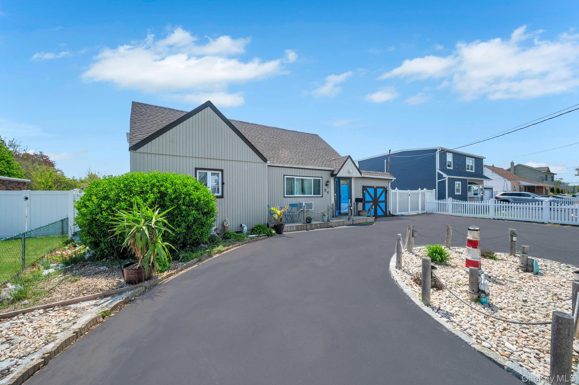 #2 photo, 24 Raynor Street, West Babylon , NY 11704