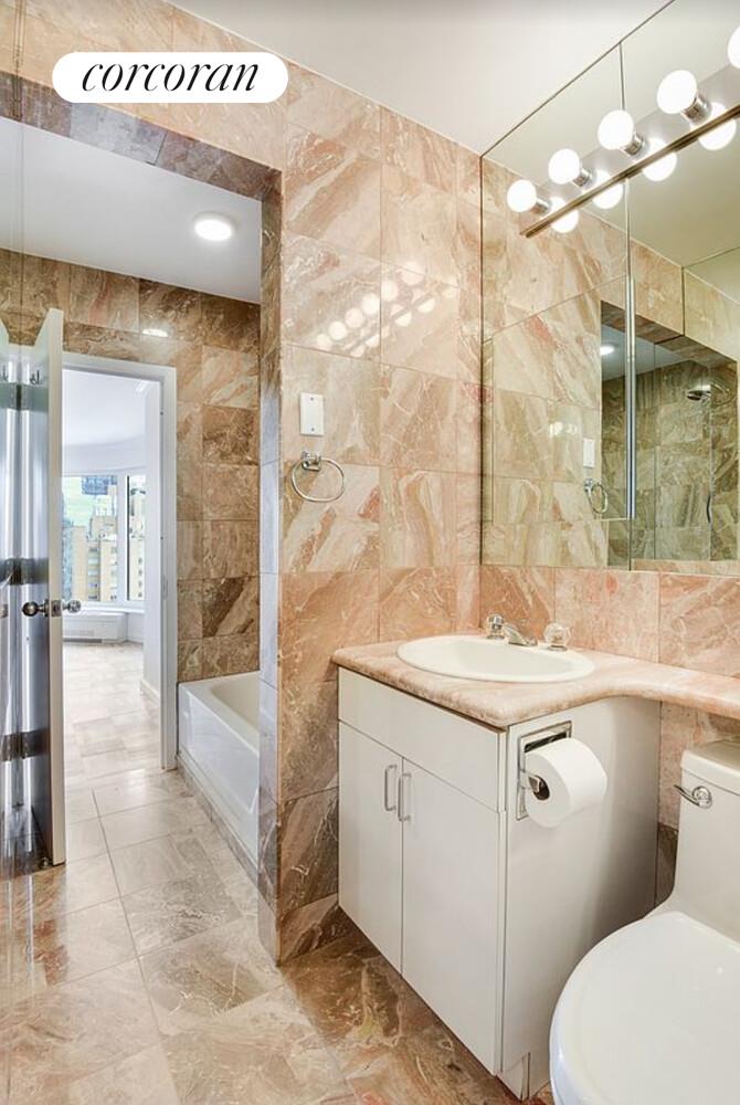 #8 photo, New York City, マンハッタン Central Park South , NY 10019