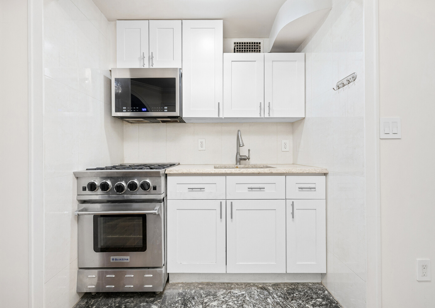 #6 photo, 25 CENTRAL Park W, マンハッタン Lincoln Square , NY 10023