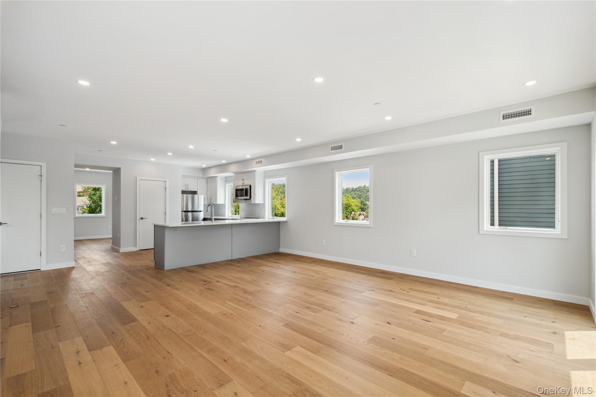 #2 photo, 46 Hudson Street, Sleepy Hollow , NY 10591