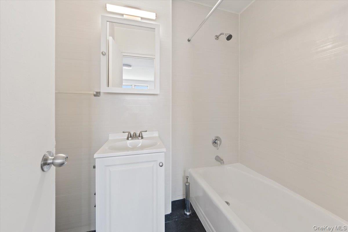 #13 photo, 2630 Kingsbridge Terrace, ブロンクス区 Bronx , NY 10463