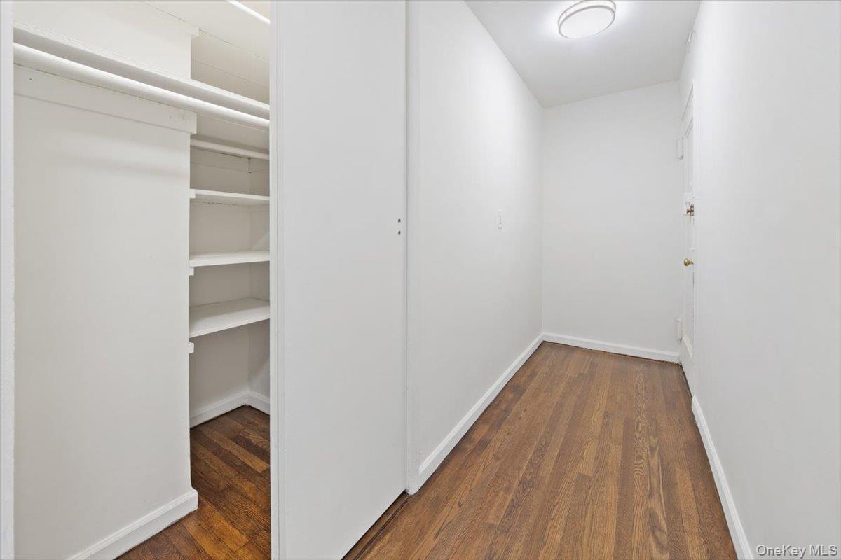 #5 photo, 2630 Kingsbridge Terrace, ブロンクス区 Bronx , NY 10463