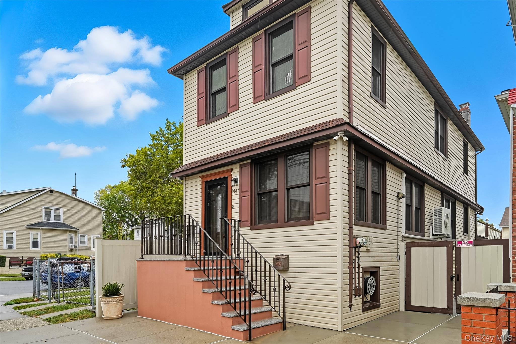 #3 photo, 1444 Gillespie Avenue, Bronx , NY 10461