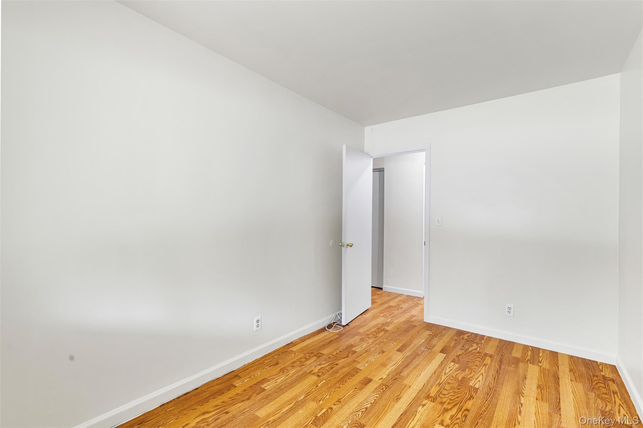 #11 photo, 1513 Old Country Road, Elmsford , NY 10523