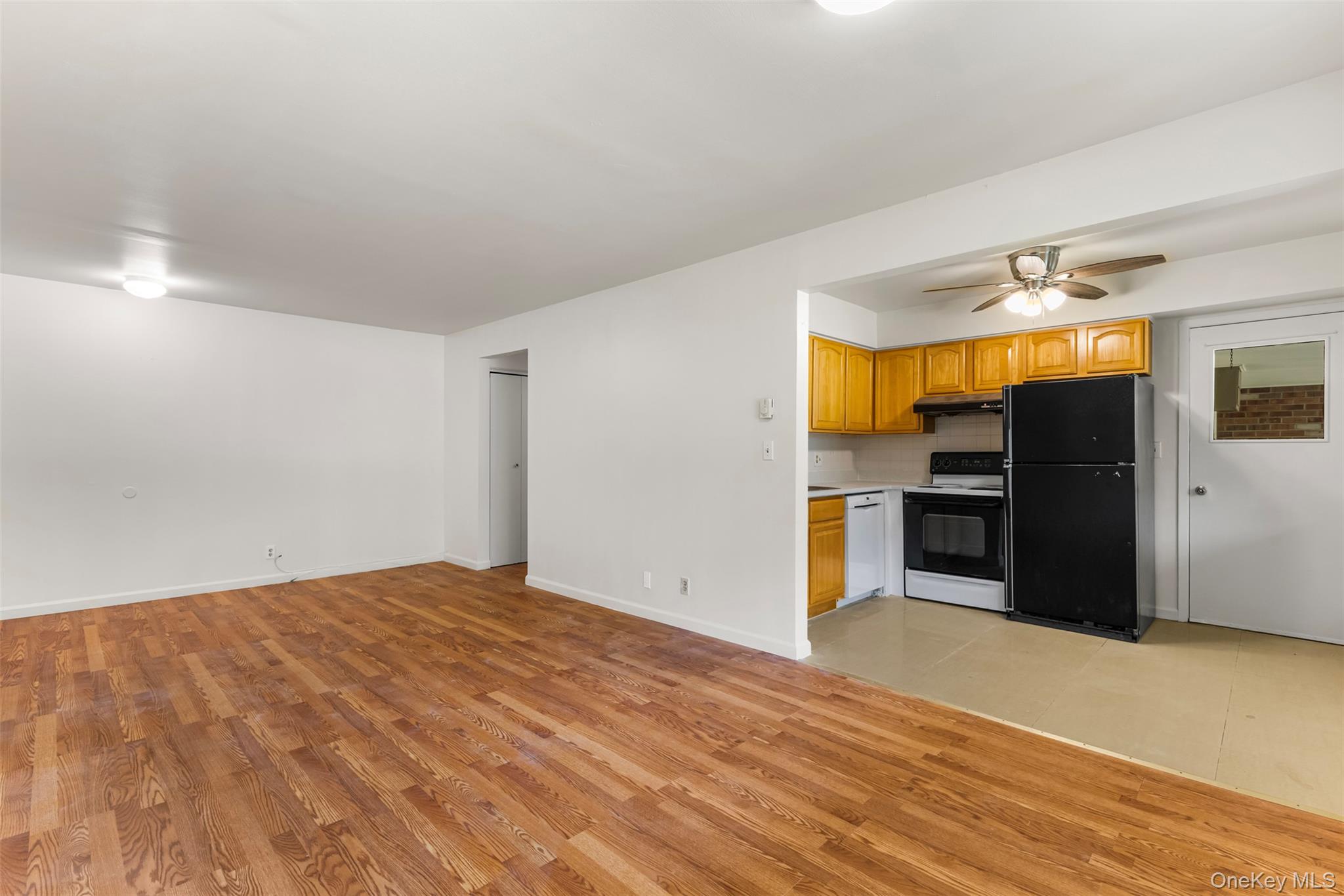 #13 photo, 1513 Old Country Road, Elmsford , NY 10523