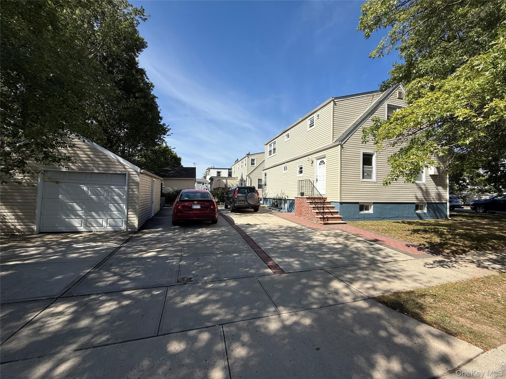 #1 photo, 134 Scranton Avenue, नासाउ काउंटी Lynbrook , NY 11563