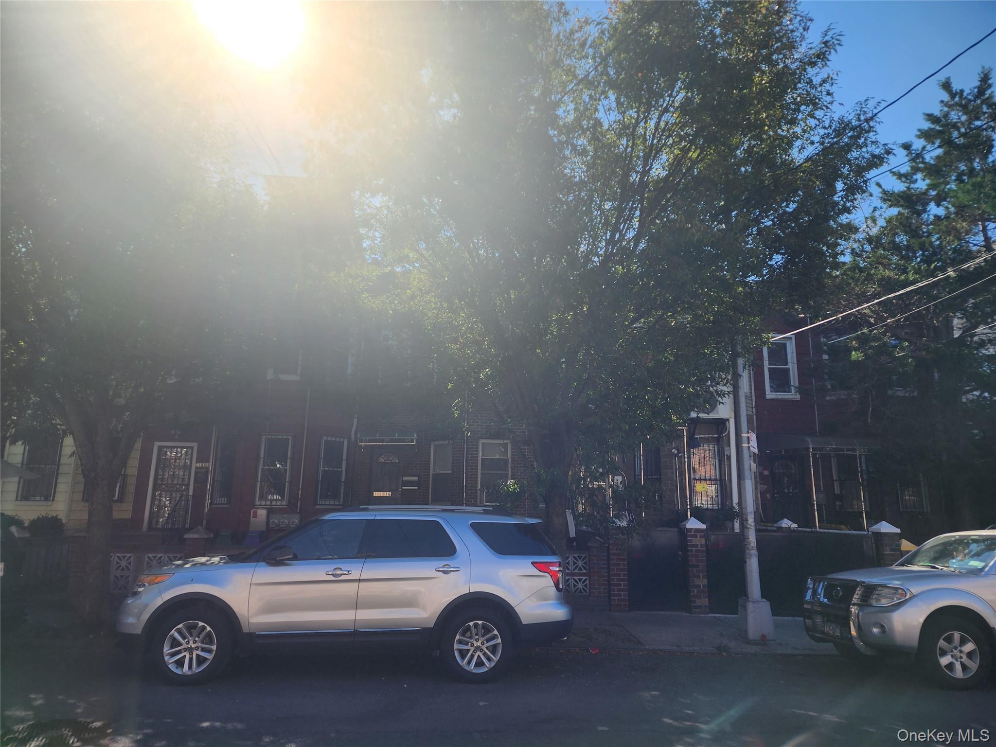 #2 photo, 111-16 43rd Avenue, クイーンズ区 Corona , NY 11368