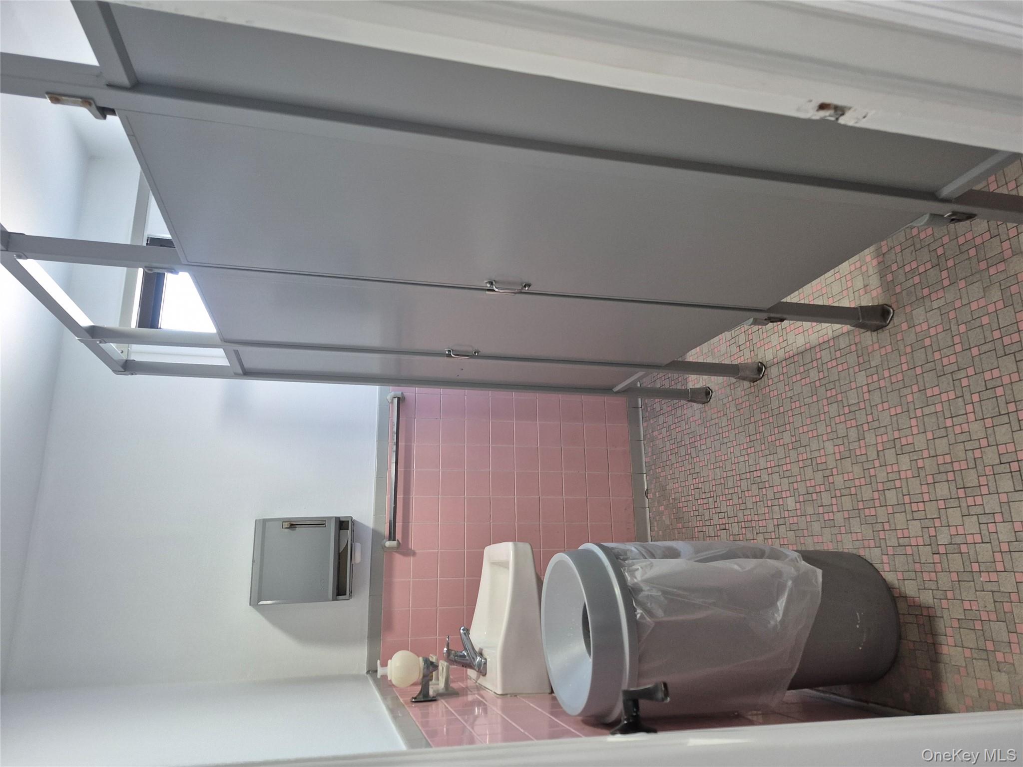 #6 photo, 475 W Merrick Road, Valley Stream , NY 11580