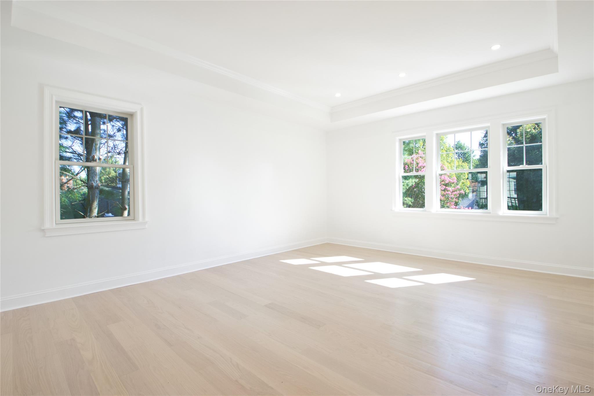 #14 photo, 108 Tanners Pond Road, Garden City , NY 11530