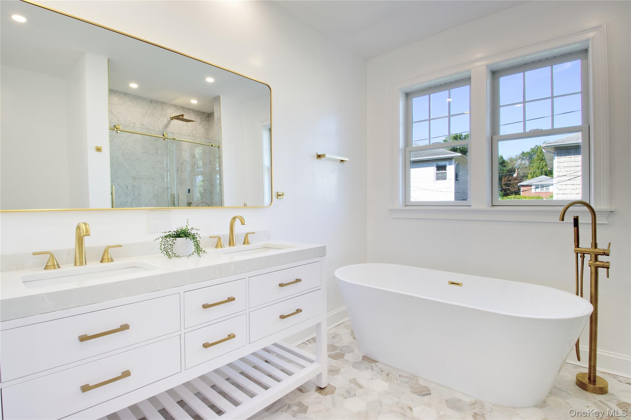 #15 photo, 108 Tanners Pond Road, Garden City , NY 11530