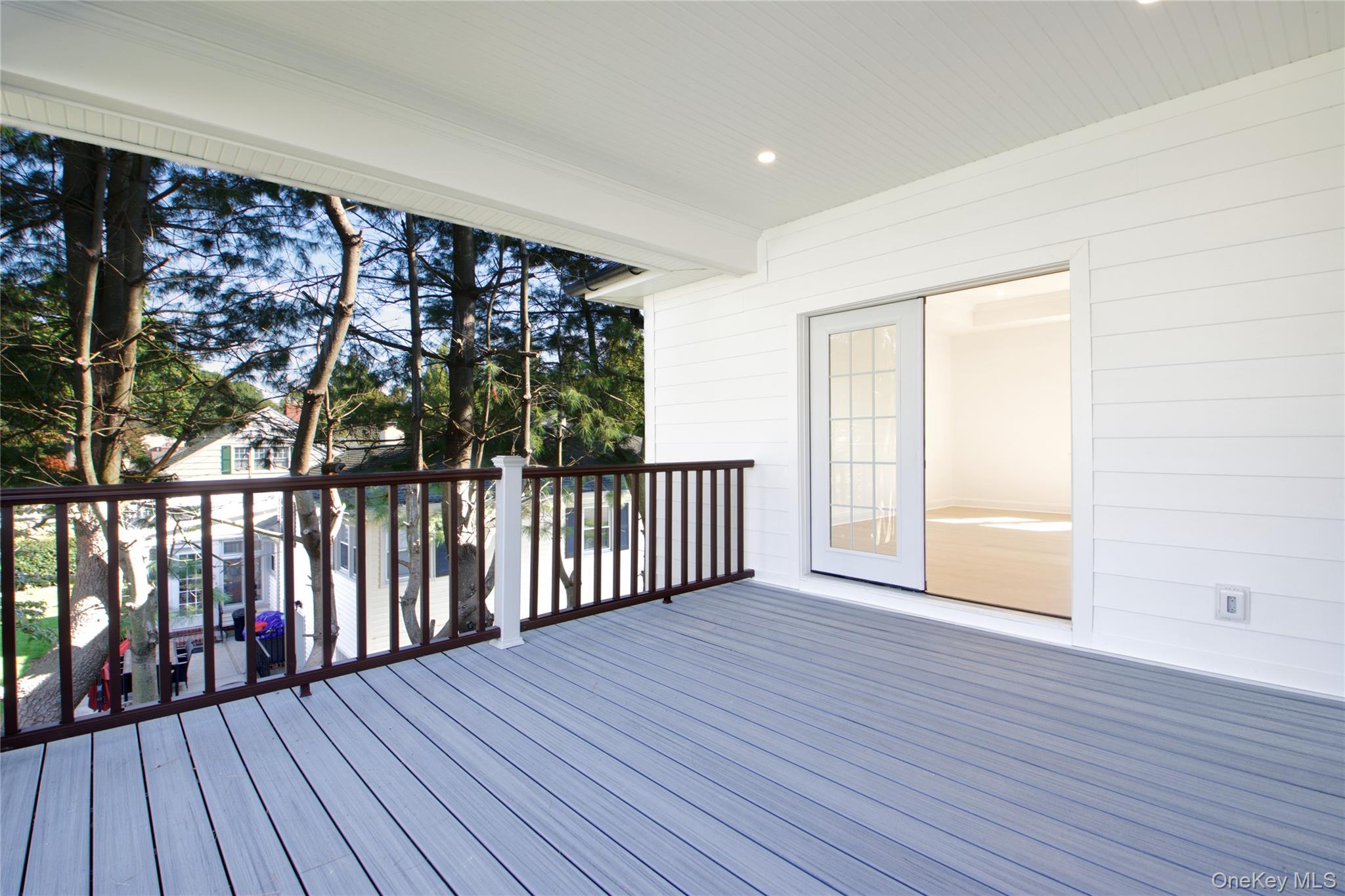 #17 photo, 108 Tanners Pond Road, Garden City , NY 11530