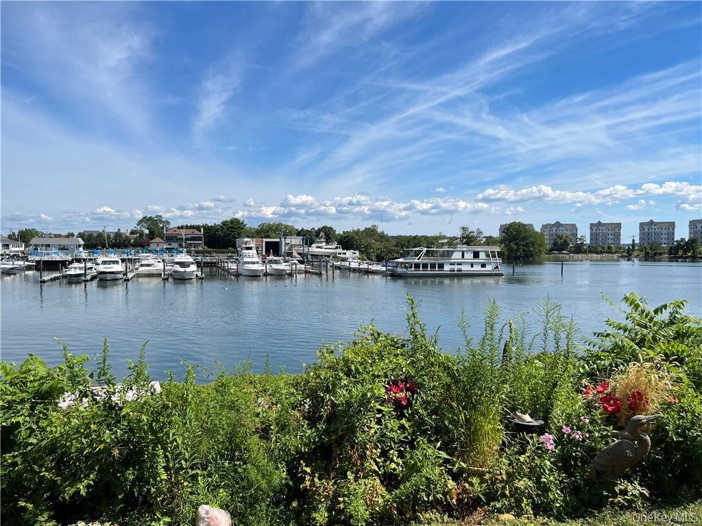 #12 photo, 25 SHADY GLEN Court, New Rochelle , NY 10805