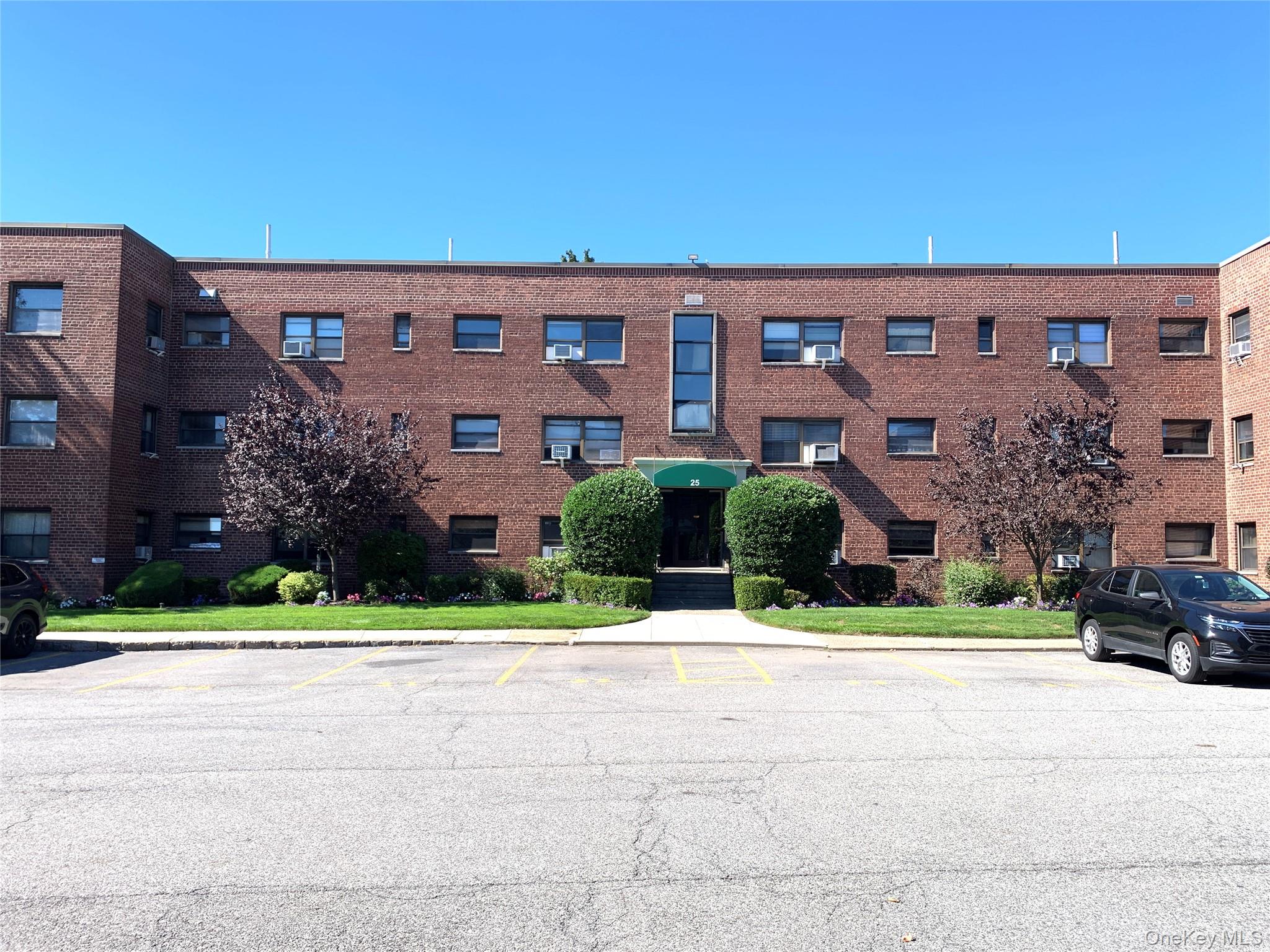 #2 photo, 25 SHADY GLEN Court, New Rochelle , NY 10805