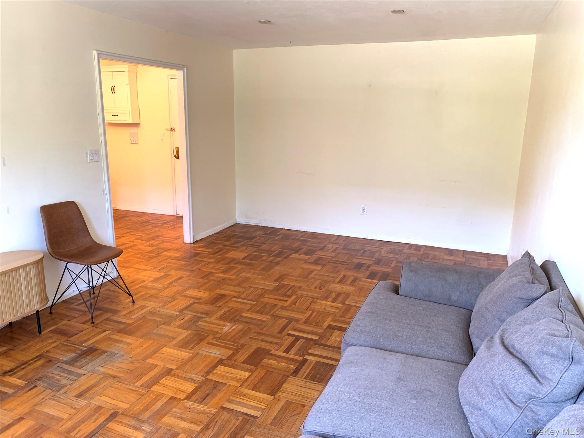 #7 photo, 25 SHADY GLEN Court, New Rochelle , NY 10805