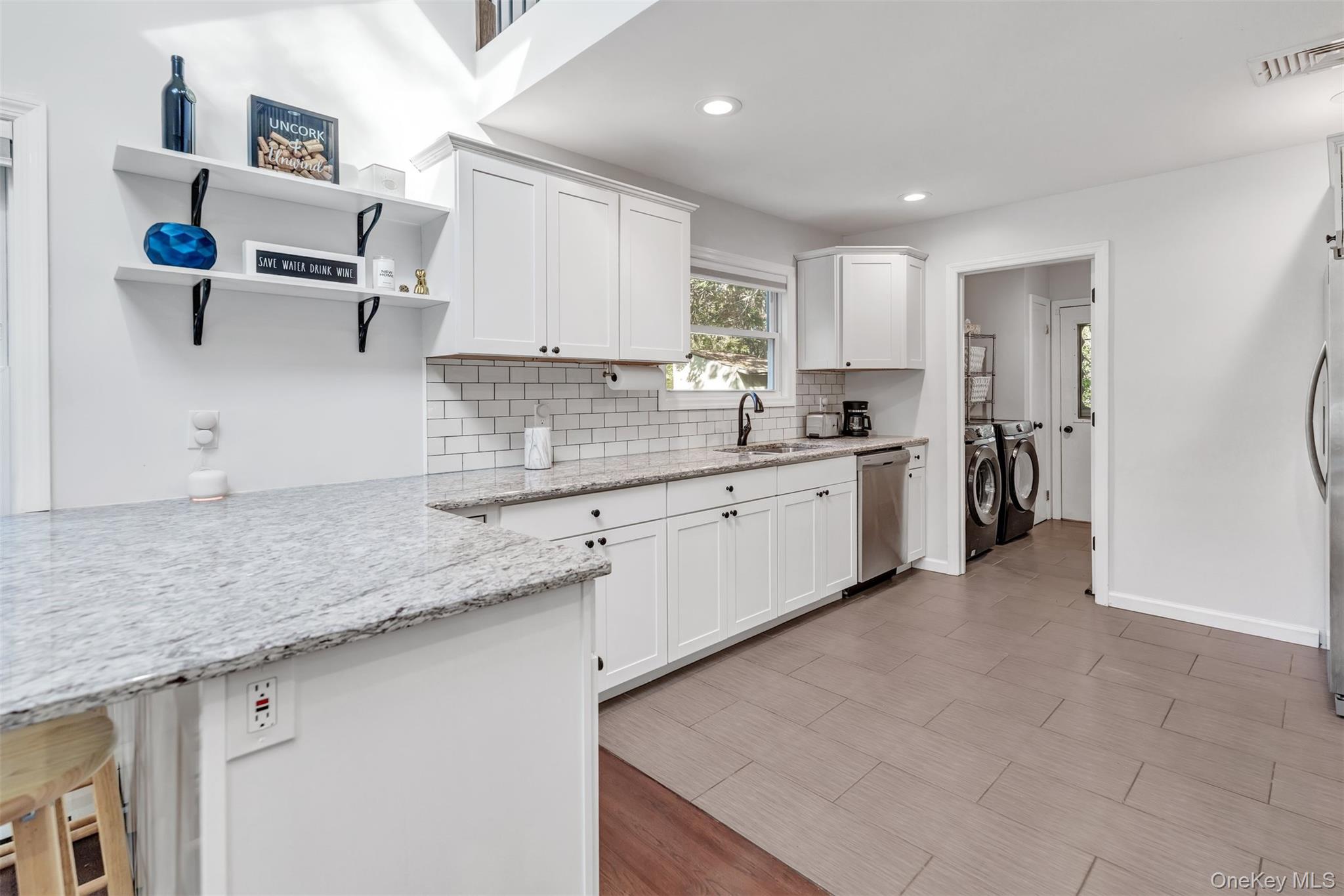 #14 photo, 2 Christine Lane, サフォーク郡 Manorville , NY 11949