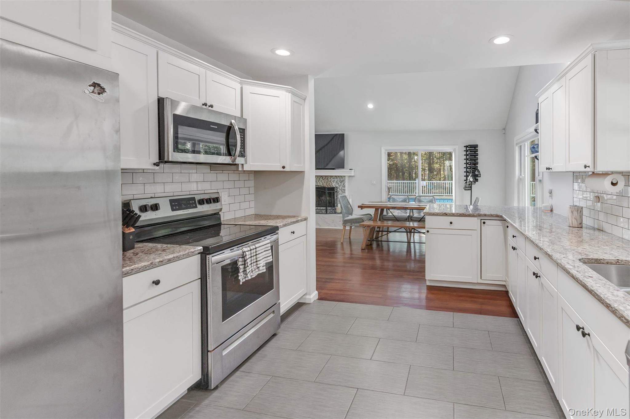 #17 photo, 2 Christine Lane, サフォーク郡 Manorville , NY 11949