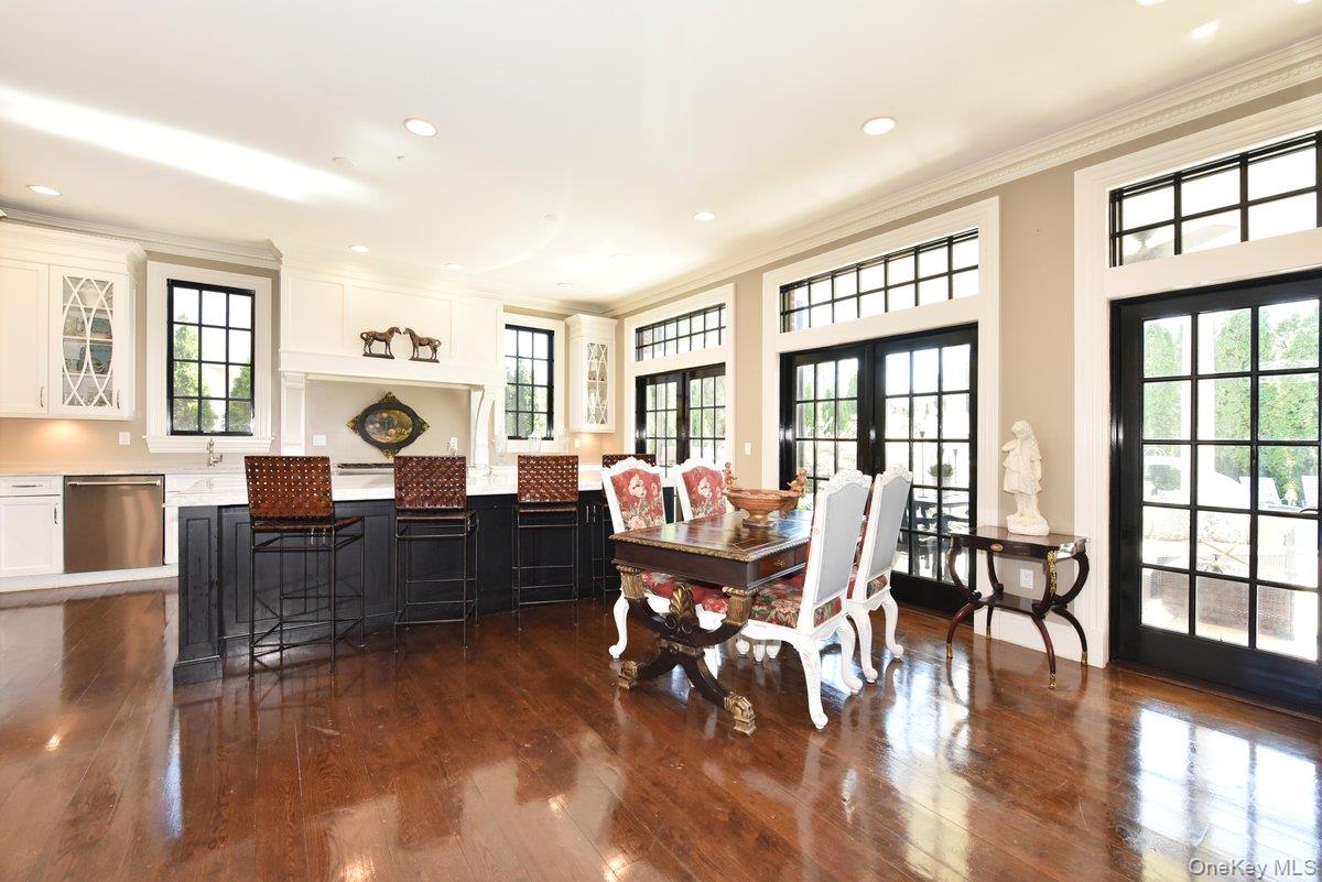 #14 photo, 1974 Monroe Avenue, ナッソー郡 North Bellmore , NY 11710