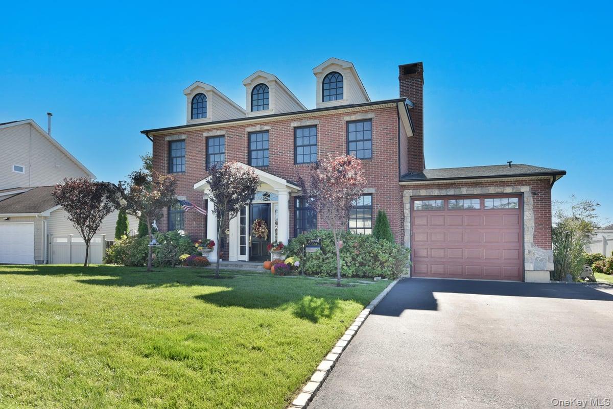 #2 photo, 1974 Monroe Avenue, ナッソー郡 North Bellmore , NY 11710