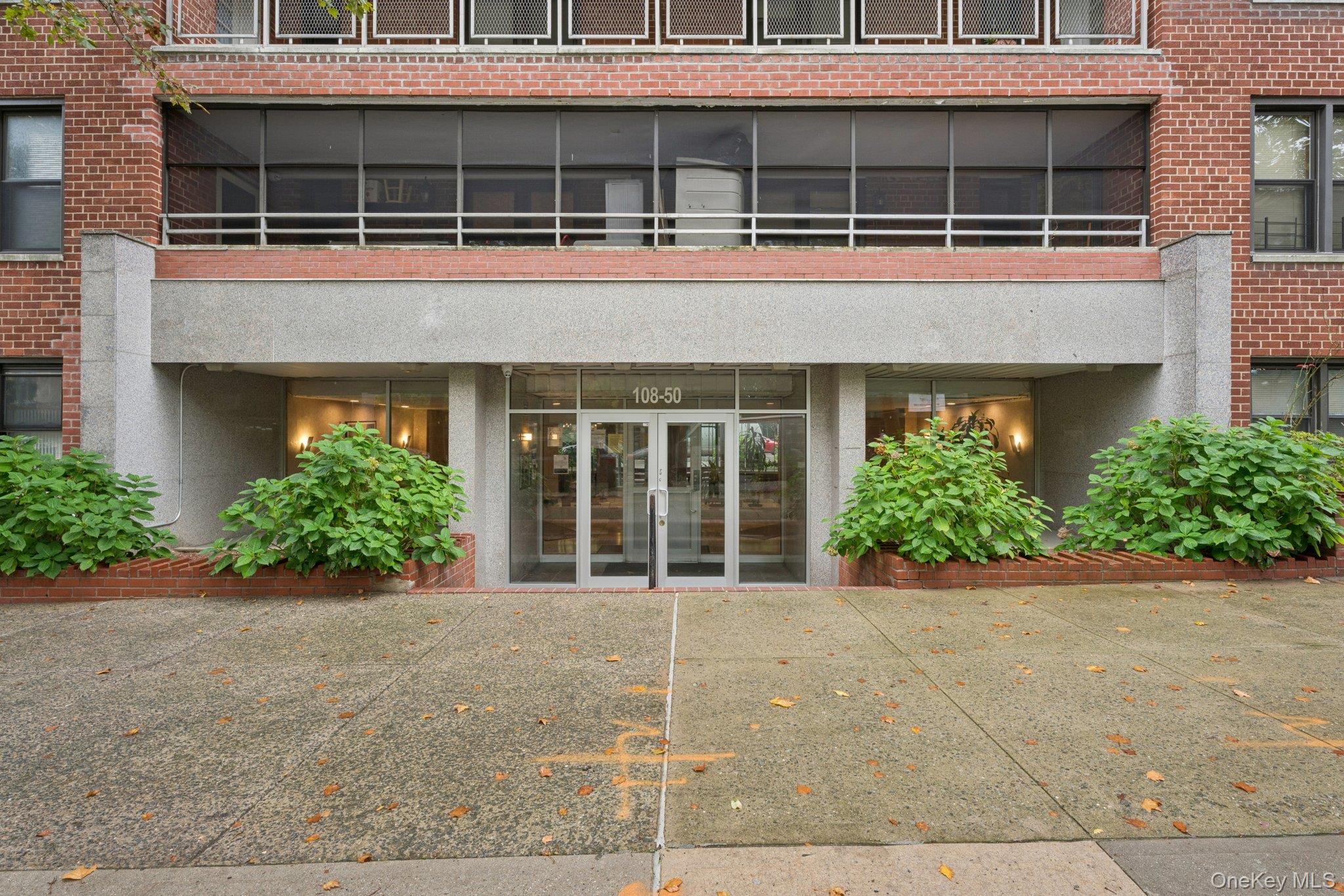 #1 photo, 108-50 62nd Drive, クイーンズ区 Forest Hills , NY 11375