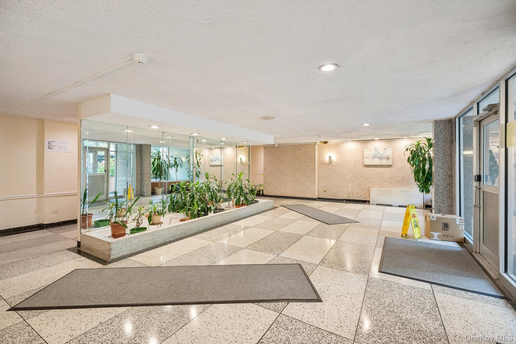 #3 photo, 108-50 62nd Drive, クイーンズ区 Forest Hills , NY 11375