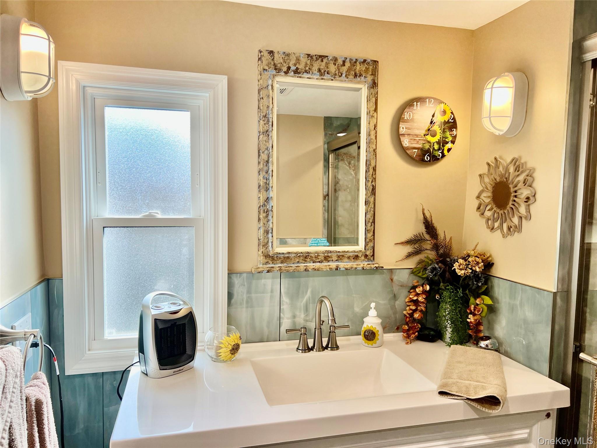 #8 photo, 59 Betsy Ross Drive, Bohemia , NY 11716