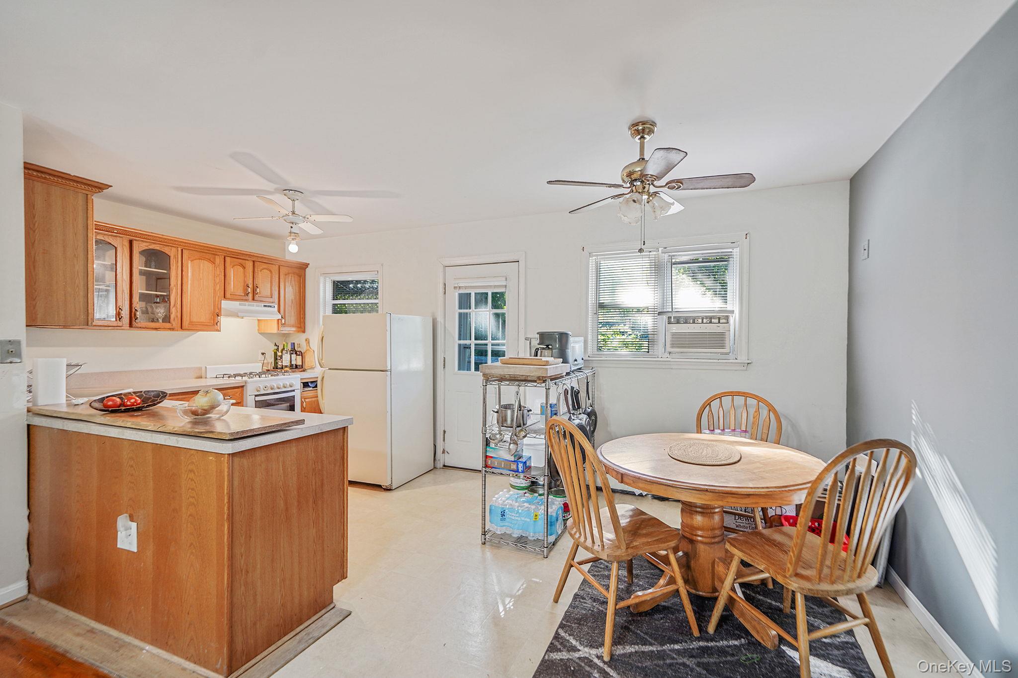 #3 photo, 2812 Sipp Avenue, サフォーク郡 Medford , NY 11763