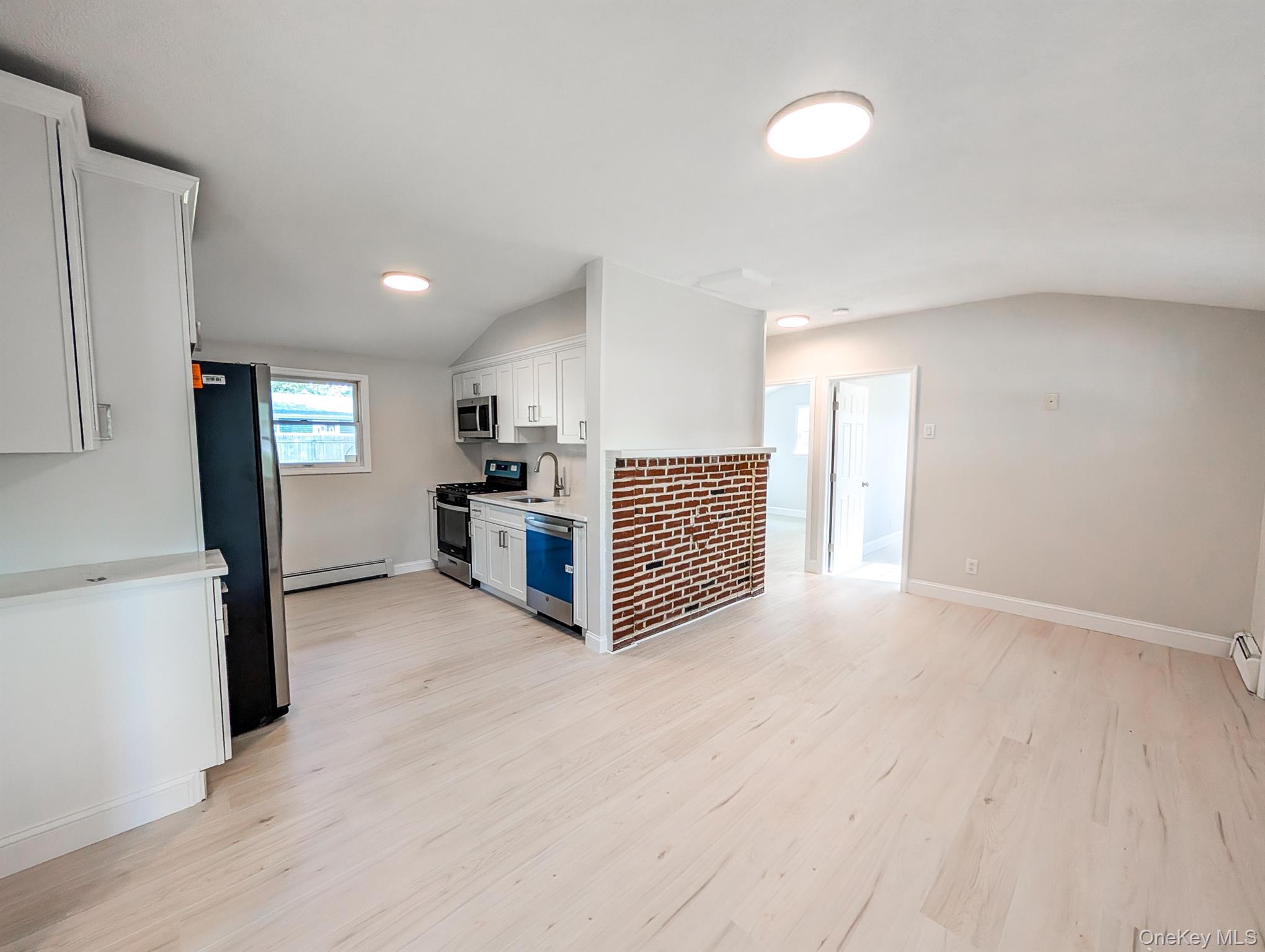 #4 photo, 29 Boulevard Avenue, Central Islip , NY 11722