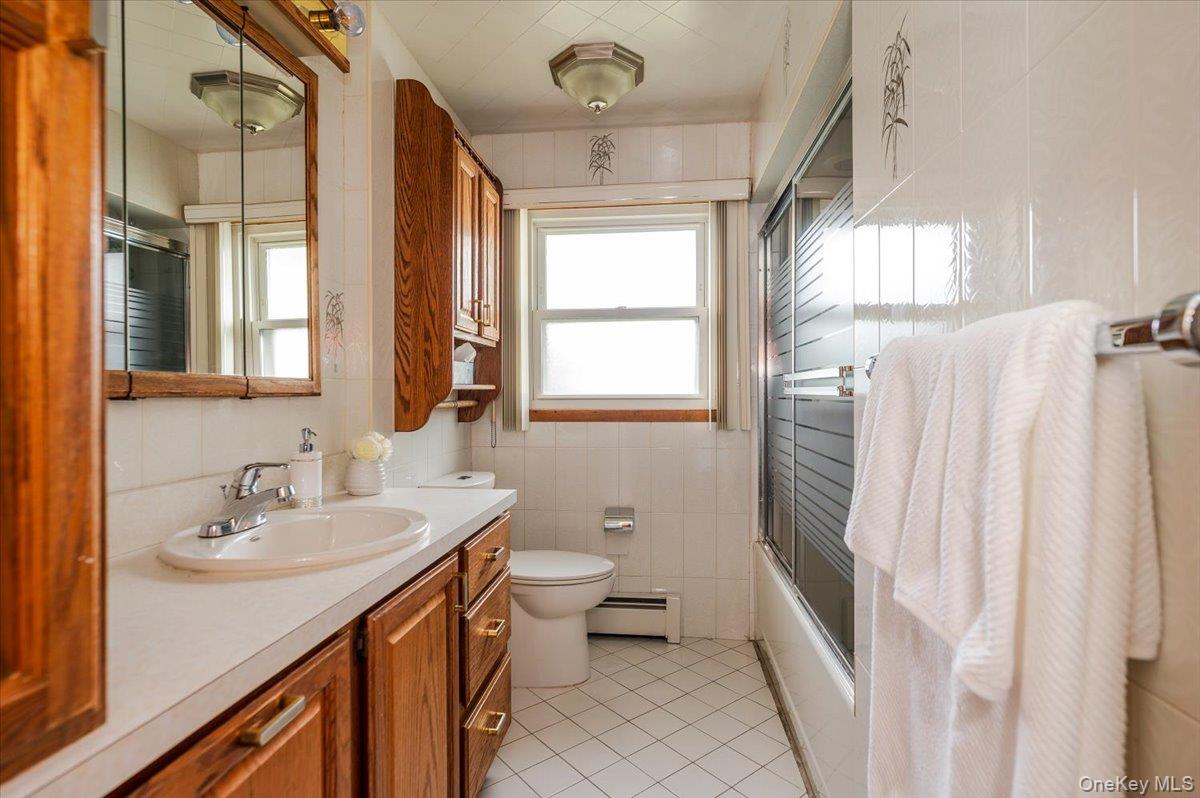 #11 photo, 15 Hewmann Place, Bethpage , NY 11714