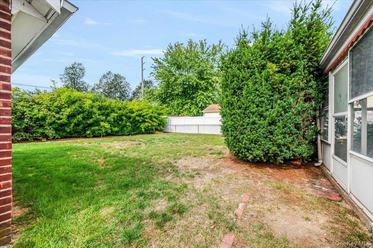 #17 photo, 15 Hewmann Place, Bethpage , NY 11714