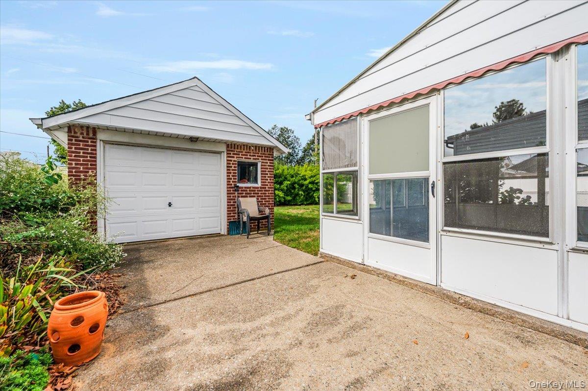 #19 photo, 15 Hewmann Place, Bethpage , NY 11714