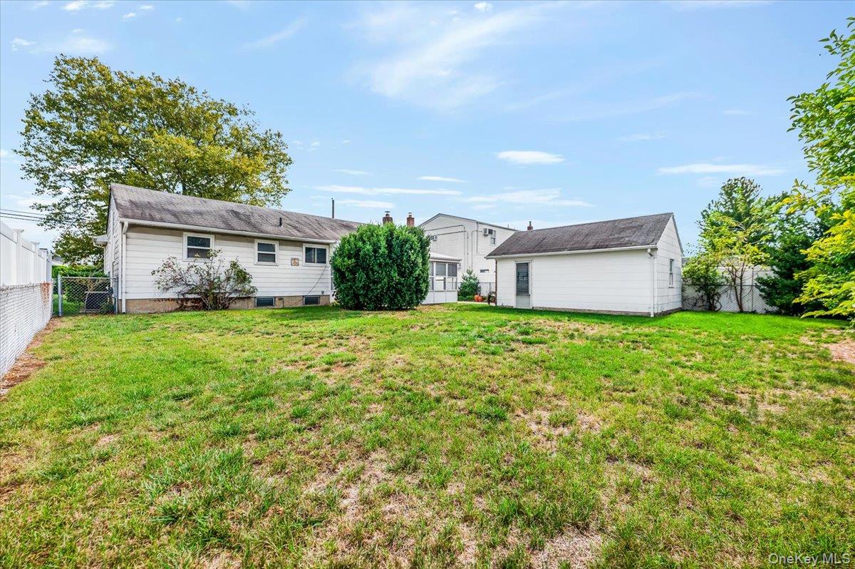 #20 photo, 15 Hewmann Place, Bethpage , NY 11714