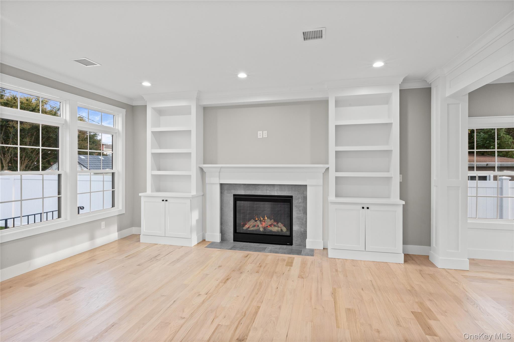 #11 photo, 2500 1st Avenue, ナッソー郡 East Meadow , NY 11554