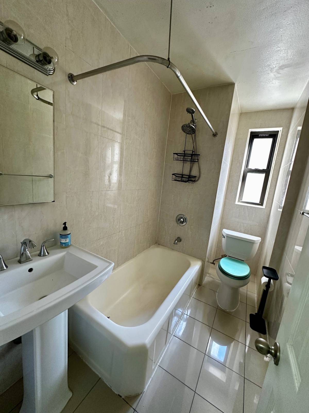 #7 photo, 6740 Yellowstone blvd, #7A, クイーンズ区 Forest Hills , NY 11375