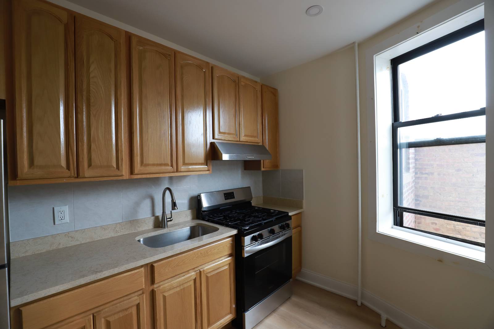 #4 photo, 34-12 29 Street, Astoria , NY 11106